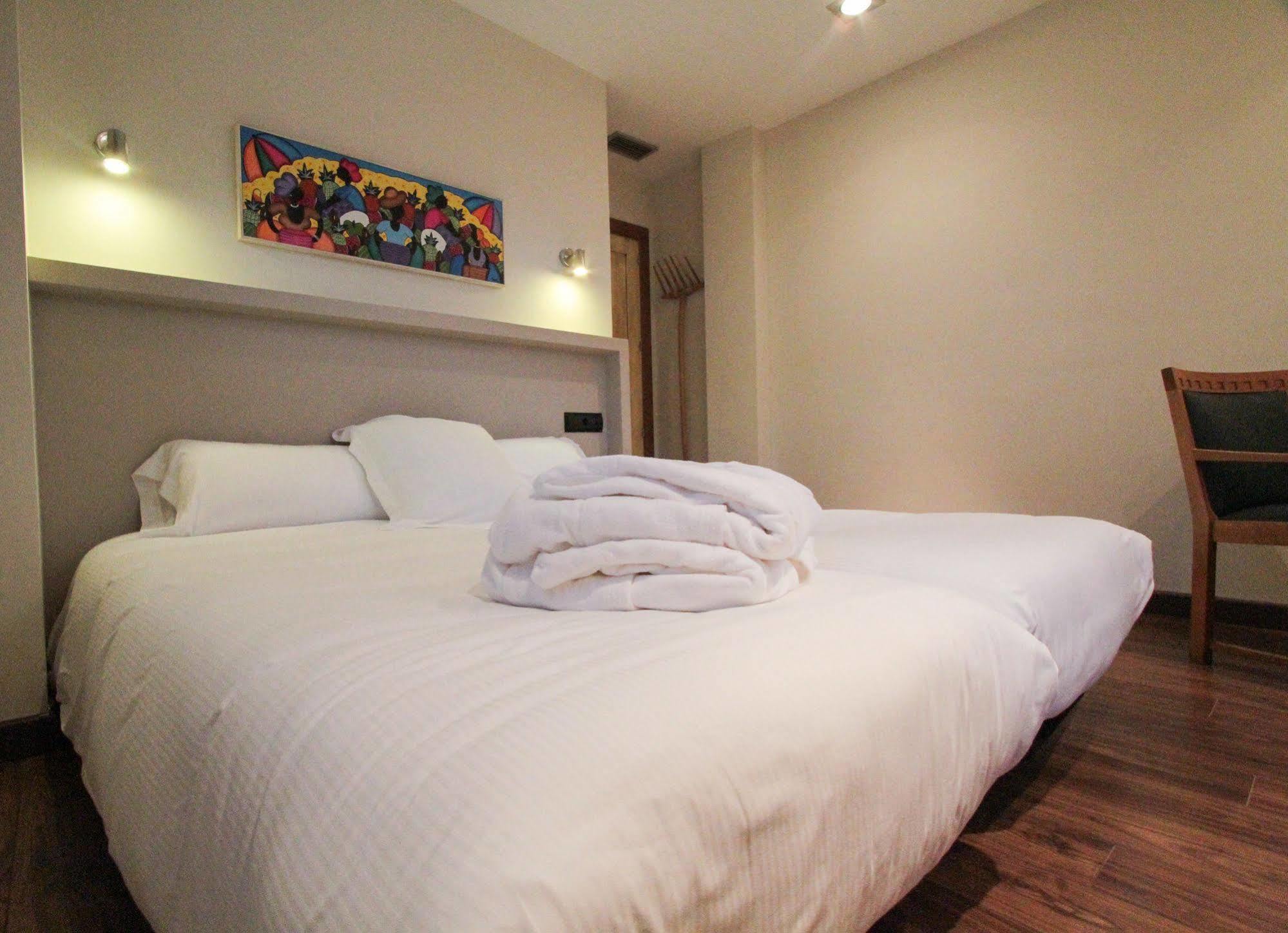 Apartamentos Turisticos Aguas De Víznar 外观 照片
