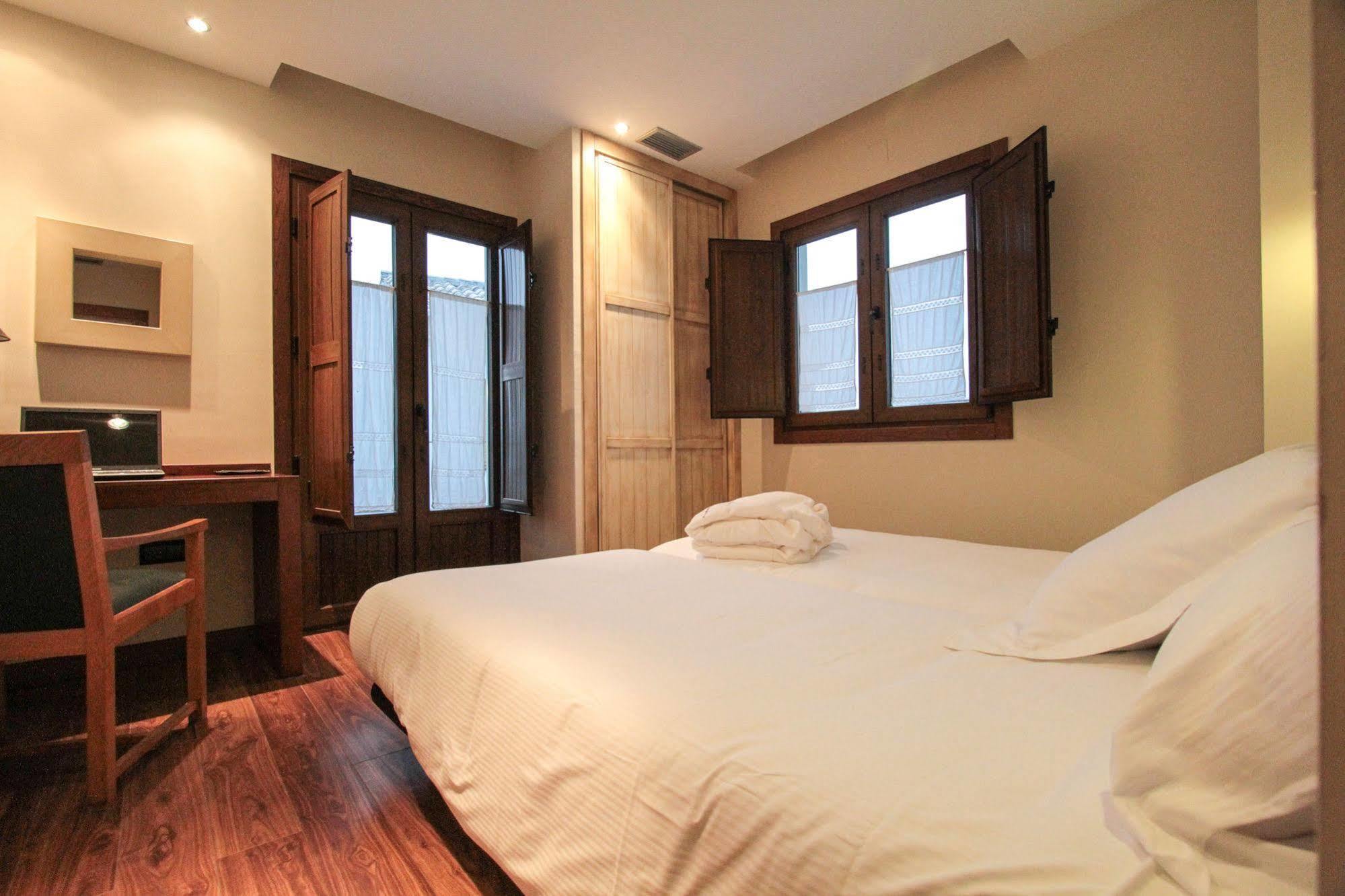 Apartamentos Turisticos Aguas De Víznar 外观 照片